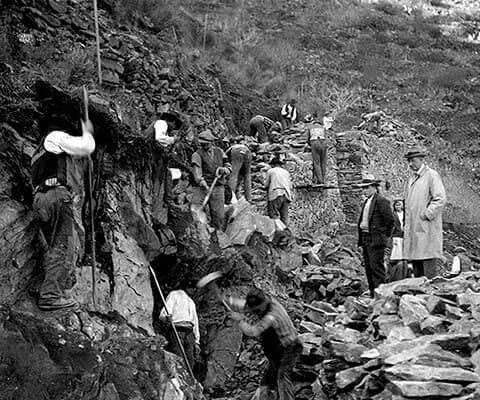 Em 1884, o caminho de ferro foi estendido para leste ao longo da margem do Douro, levando à expropriação de parte da...