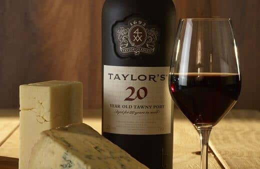 In the 20 Year Old tawny, the fruit has mellowed further than in the 10 Year Old, and the spicy, nutty aromas of ageing are more powerful and intense.