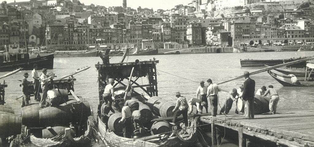  

Alguns anos mais tarde, alguns factos conjuraram o aumento das exportações de vinho português para a Inglaterra. Em...