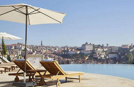 Con impresionantes vistas al río Duero y a la ciudad histórica de Oporto, The Yeatman es el lugar de excelencia para el viajero de lujo más...