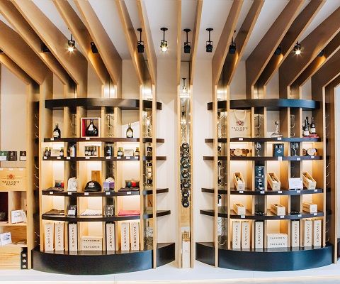 Taylor Fladgate has opened a beautiful new store in the Praça D. Filipa de Lencastre, in Porto, next to the Infante Sagres Hotel.

The...