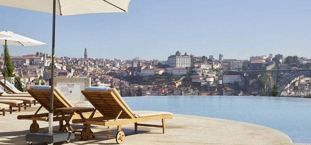 El hotel The Yeatman, con sus impresionantes vistas al río Douro y a la ciudad histórica de Oporto, combina el lujo discreto con una...