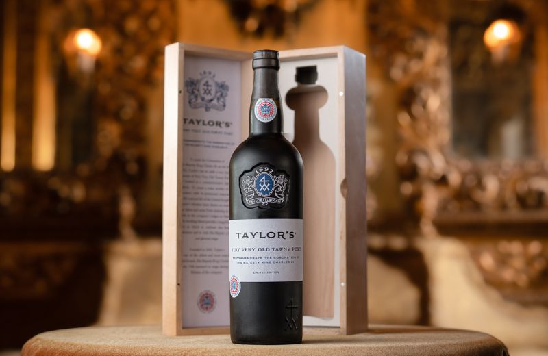 Taylor’s se enorgullece en anunciar el lanzamiento de una inusual edición especial de vino de Porto para celebrar la Coronación...