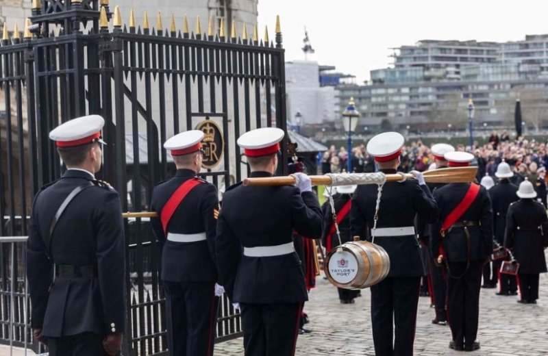 A Taylor's Port Doa um Barril Especial para a Celebração do 360º Aniversário da Royal Marines na Torre de Londres.