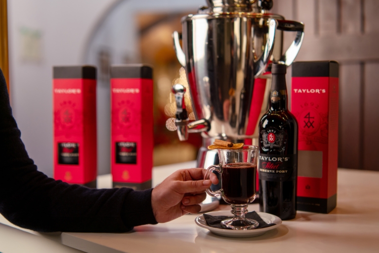 A timeless winter indulgence that warms both glass and spirit. Crafted with Taylor’s Select Reserve Ruby Port, this aromatic blend of cinnamon, citrus, and spice transforms a classic Port...