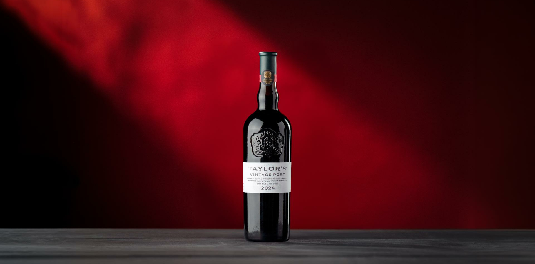 Taylor&rsquo;s Vintage Ports z&auml;hlen zu den gro&szlig;en Kultweinen dieser Welt. Sie werden ausschlie&szlig;lich in Spitzenjahren...